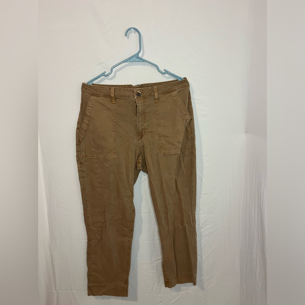 Old Navy Tan Cropped Pants Women’s size 12